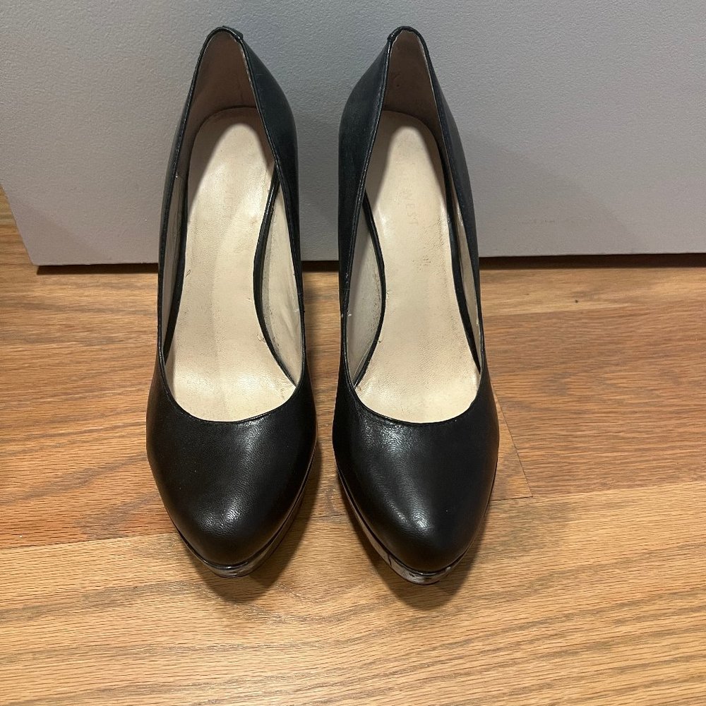 Black Platform Pumps